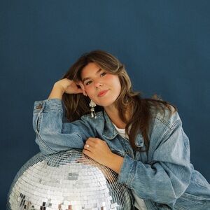 Meet your Posher, Ava